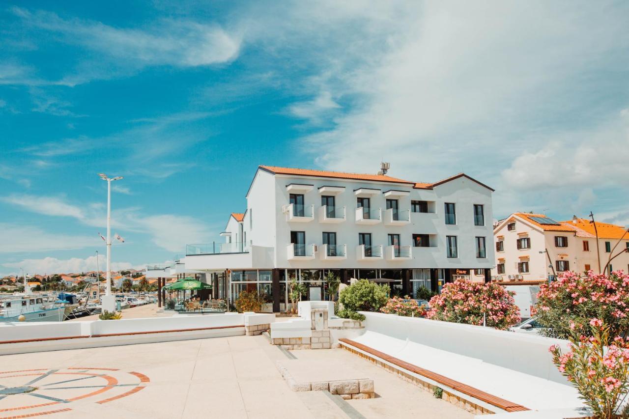 The Loza - Seaside Festival Hotel Новалья Экстерьер фото